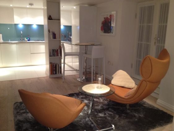 Trafalgar Square Studio Vacation Rental London Studio rental near Trafalgar Square in London