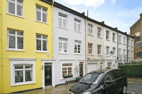 London Property for Sale Pembroke Place Kensington