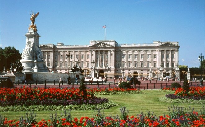 Don’t Miss the Chance to Visit Buckingham Palace this Summer!