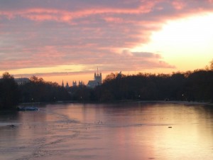London Serpentine sunrise view