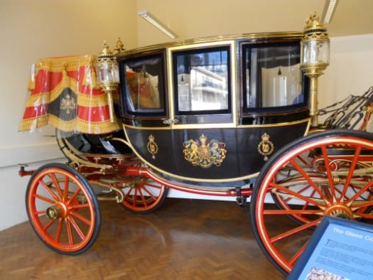 London Perfect Vacation Rentals Buckingham Palace Royal Mews Glass Coach Royal Mews Buckingham Palace London Glass Carriage