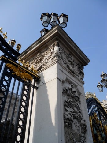 London Perfect vacation rentals Buckingham Palace Gates Visit Buckingham Palace in London 2012