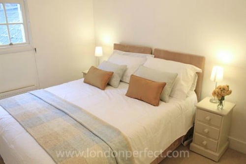 Two Bedroom Vacation Rental in Notting HIll Master Bedroom