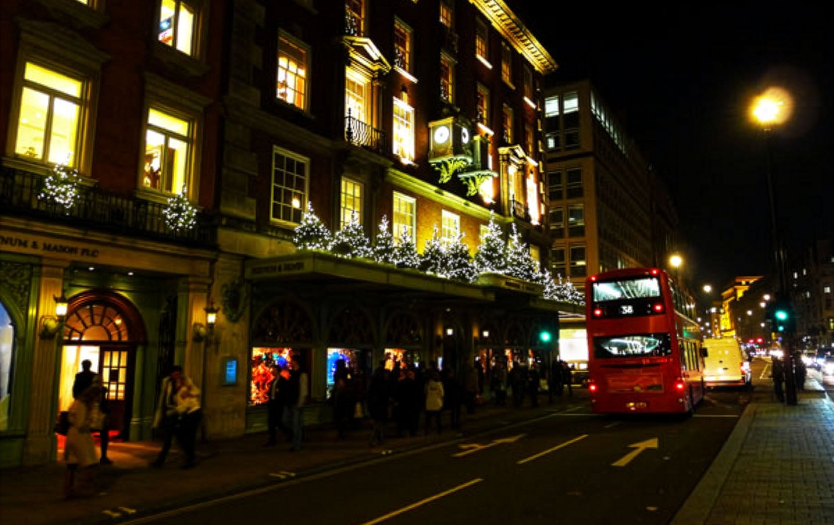 The Best Christmas Store Ever: Fortnum and Mason in London!