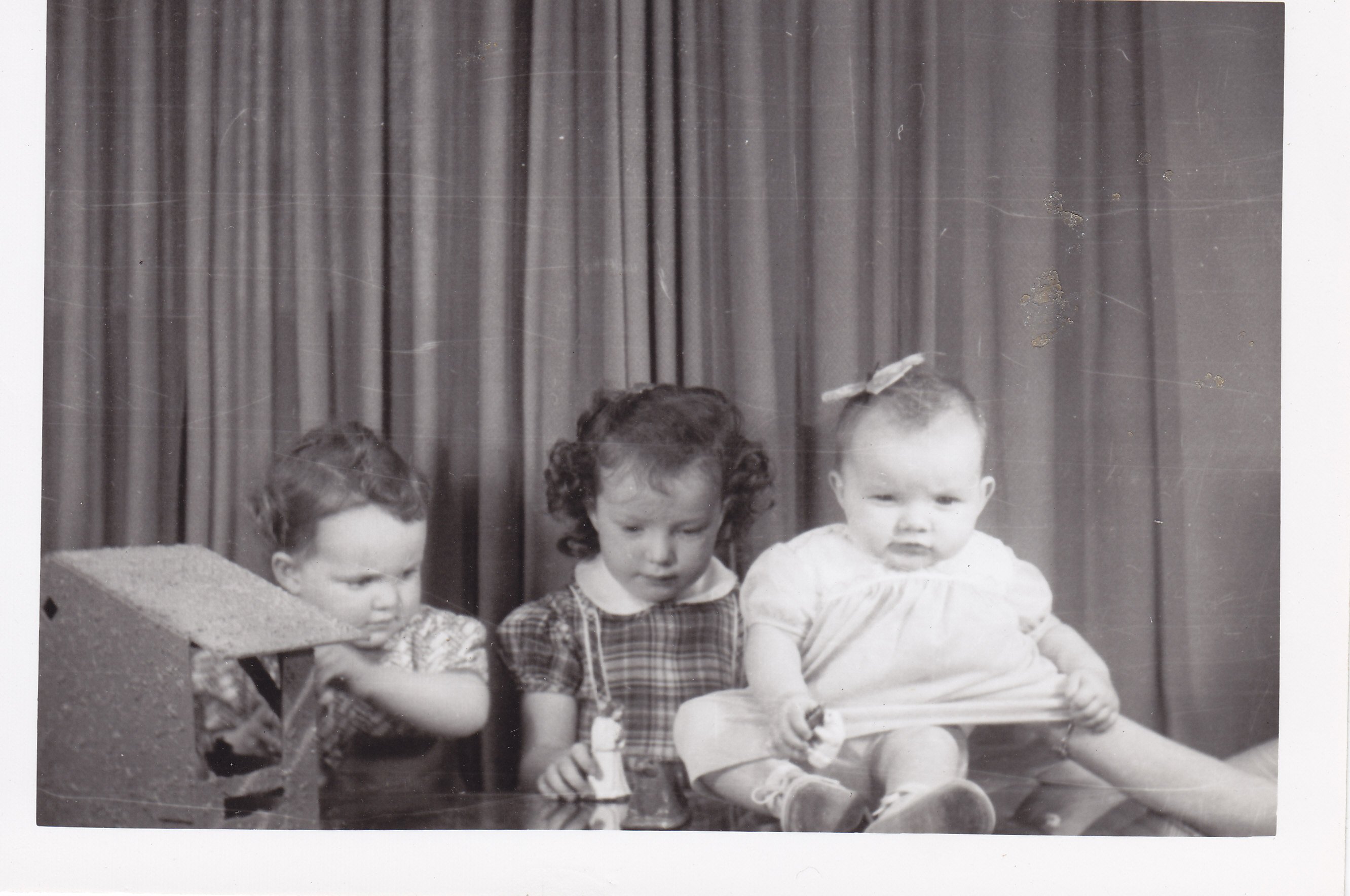 3 little girls christmas