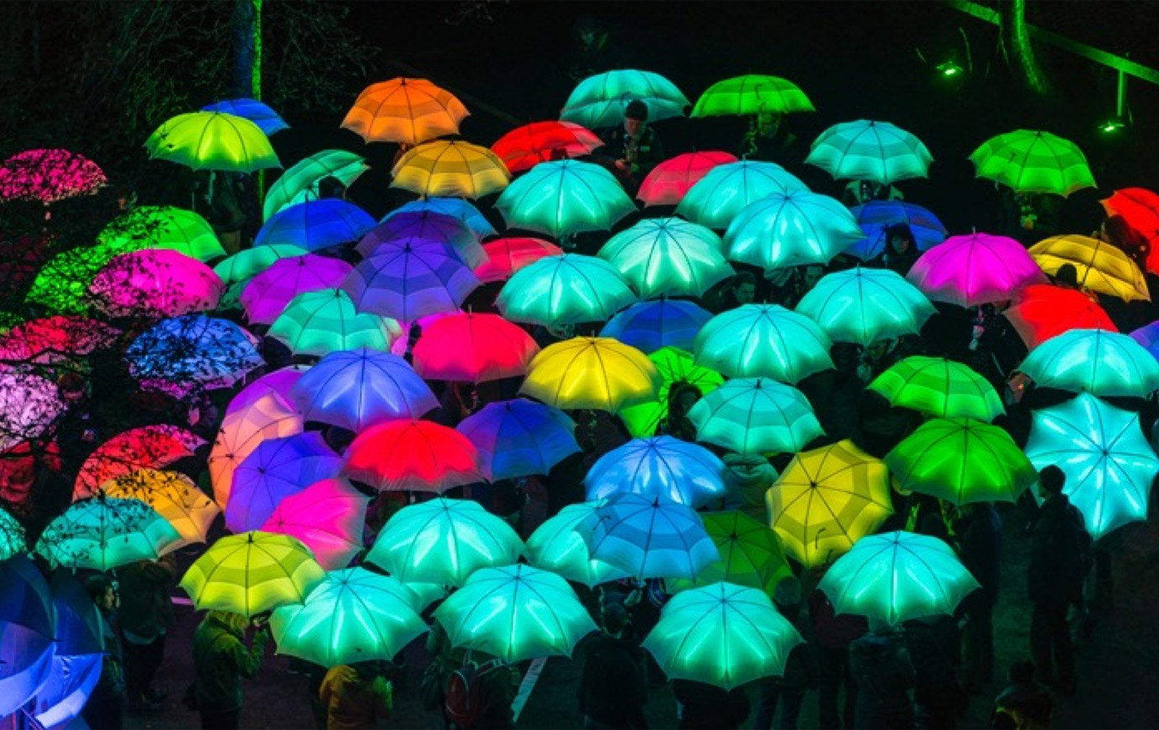 lumieres-cirque-bijou-umbrella-project