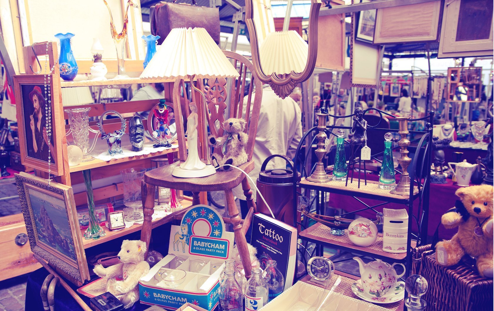 Shopping on Portobello Road by London Perfect