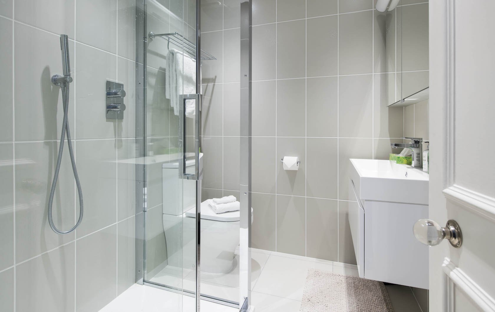 Beautiful bathrooms by London Perfect