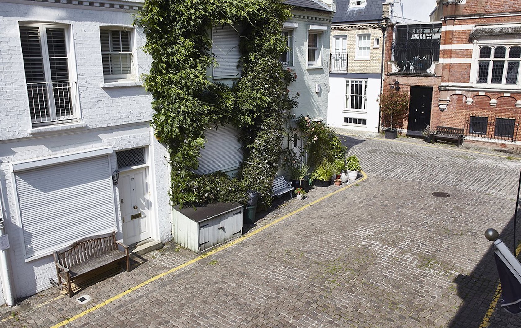 The Attlee The modern, polished Attlee rental is another example of roomy mews property. It sleeps six people and is arranged over two floors. Along with three comfortable living areas, the Attlee also has a front garden area on the mews, which is set with a table and chairs. It’s a lovely spot for some al fresco dining or drinking.