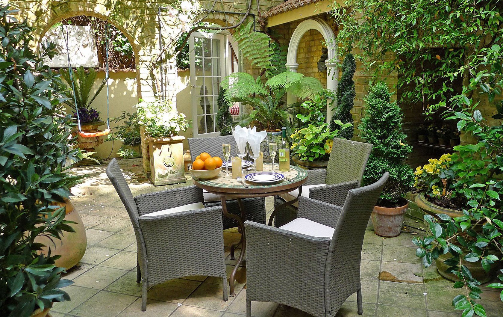 London Perfect Apartments with Lovely Gardens & Terraces