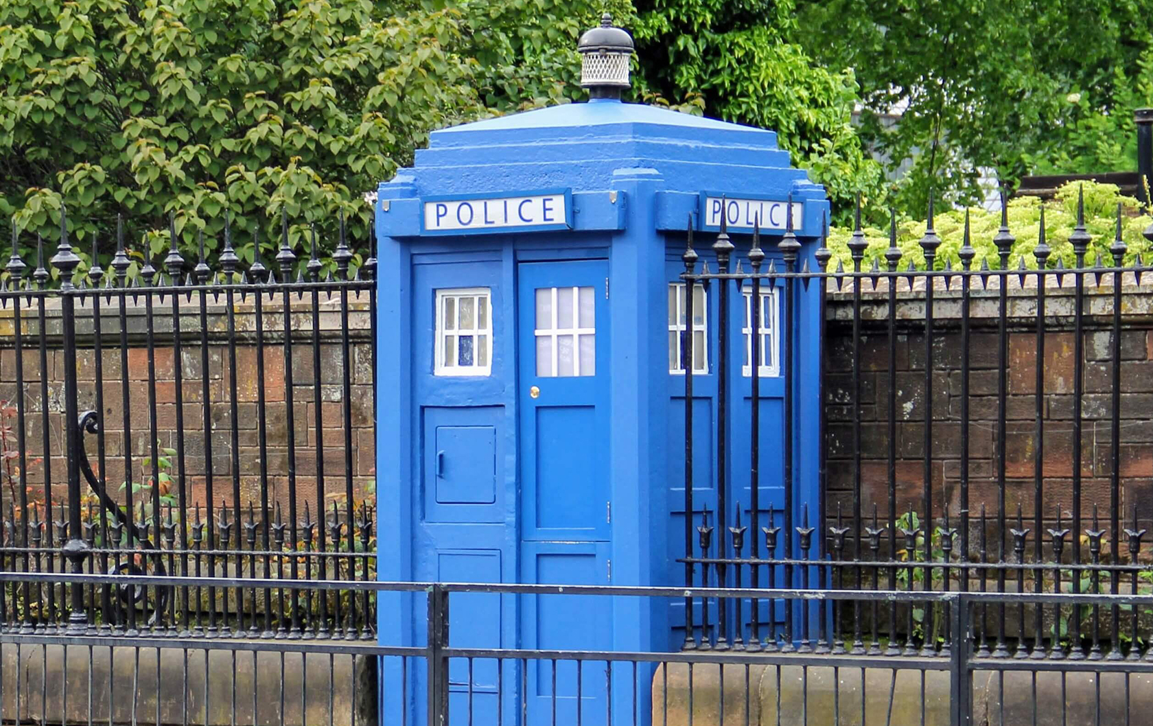 Calling All Doctor Who Fans! The Tardis Is Waiting On These London Tours