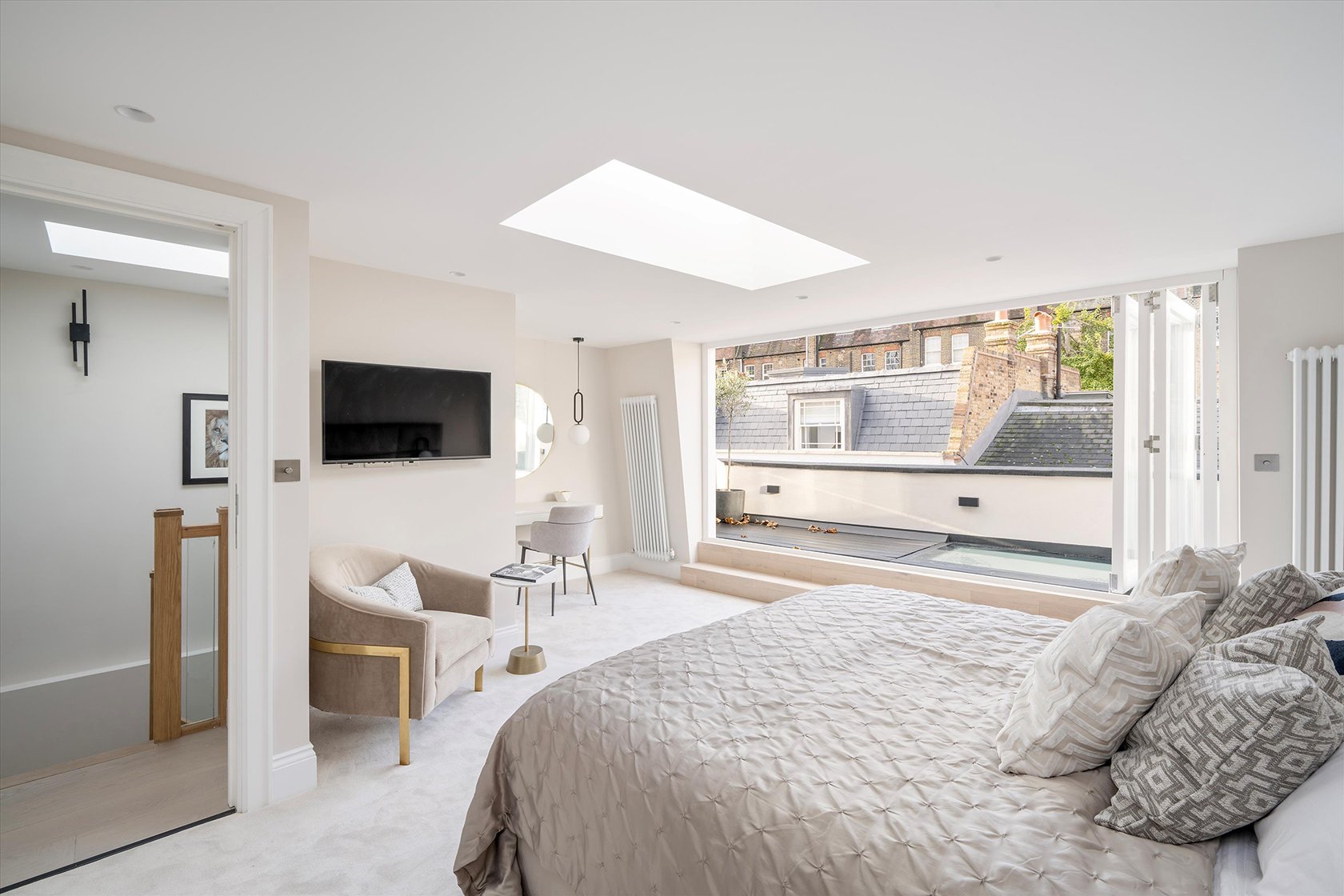 London mews bedroom