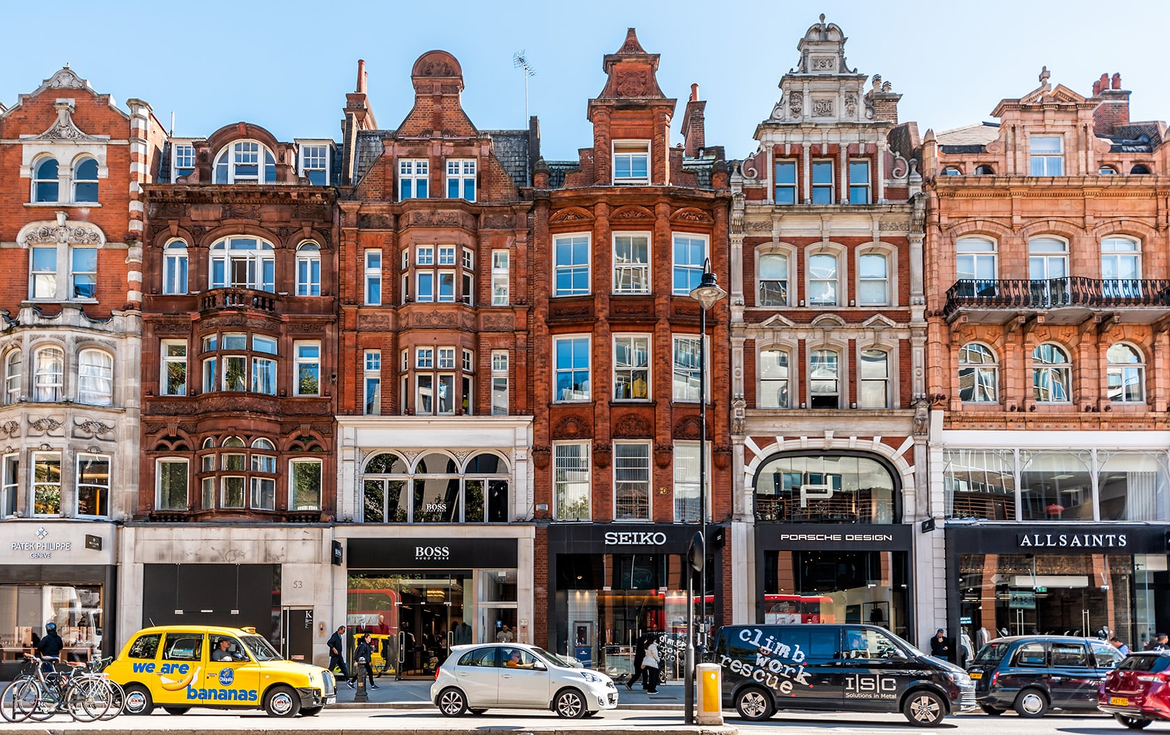 Stay in Style in London’s Knightsbridge Neighborhood