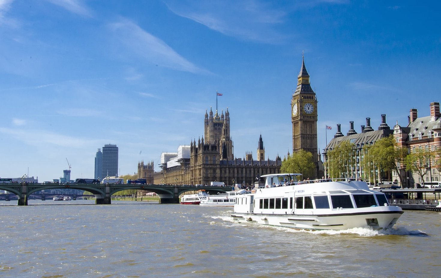 Jump Onboard A Tour Cruise Along The Thames