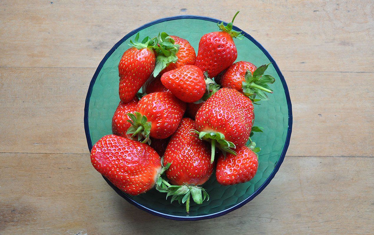 Strawberries and Cream Swirl Popsicles ingredient shot