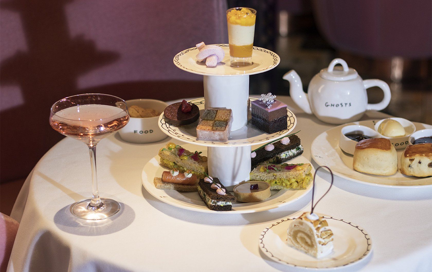 afternoon teas in London by London Perfect
