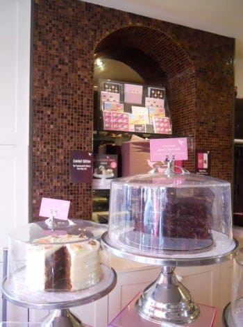 Notting Hill Hummingbird Bakery near London Vacation Rentals