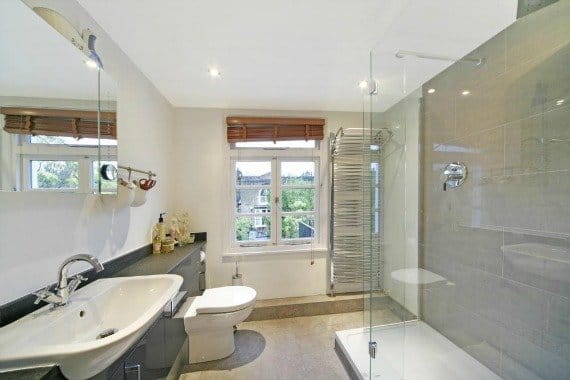 London Property for Sale Pembroke Place Bathroom