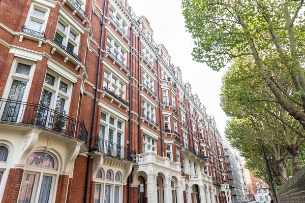 London apartment for sale in Kensington