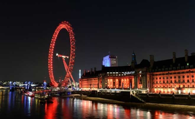 Book Online Thames Dinner Cruise Showboat