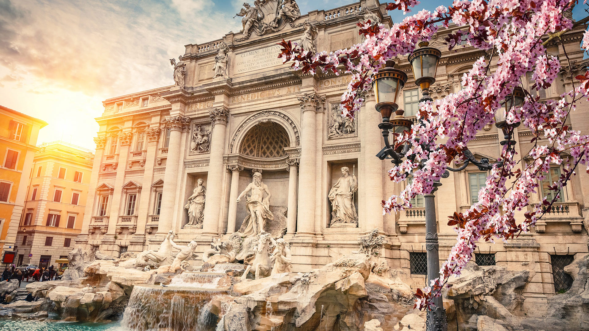 Book Direct Sale: Get a Free Night this April in Italy!
